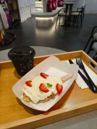 A Whimsical Café Experience – Art Toys Café