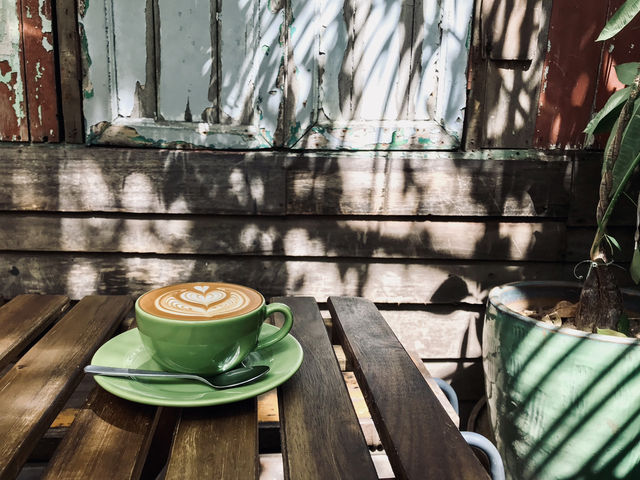Step into a cafe of local Nanyang tropical vibe