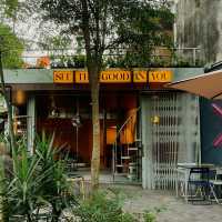 Nature’s Touch at Hoja Coffee