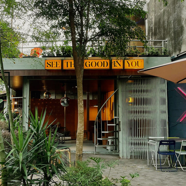 Nature’s Touch at Hoja Coffee