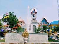 泰國曼谷市中心著名地標性寺廟景點：印卓威漢寺，十四世紀古跡寺廟，32米高金色雕像，適合打卡拍照📸冥想