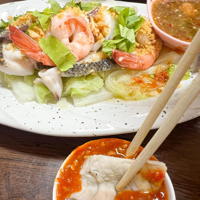 ร้านข้าวต้มชื่อดังแห่งบางแสน กับเมนูเด็ดข้าวแห้ง