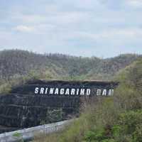 พักผ่อนในวันดีดี ที่ริมเขื่อนศรีนครินทร์