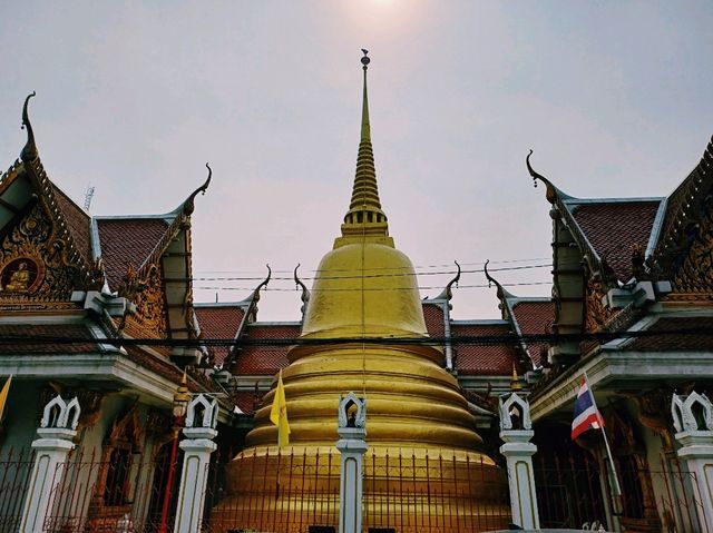 泰國曼谷湄南河畔老城區皇家古跡寺廟一日遊行程，祈福非常靈驗，適合祈福打卡拍照📸冥想