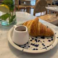 A small but impreessive cafe