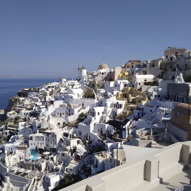サントリーニ島（ギリシャ）– 青と白の絶景が広がるエーゲ海の宝石