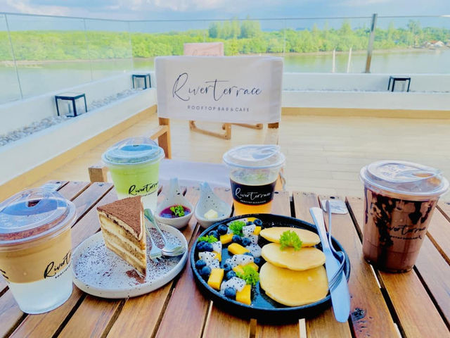 River Terrace Rooftop Bar&Cafe