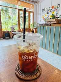 Donyor Craft Coffee คาเฟ่มินิมอล กลางเมืองพัทลุง