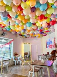 Lee's Cafe & Bar