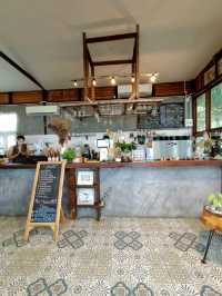 ร้านต้นแจง คาเฟ่ วิวทะเล บรรยากาศดี