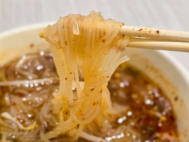 ก๋วยเตี๋ยวเนื้อเข้มๆ ที่เนื้อละลายในปาก