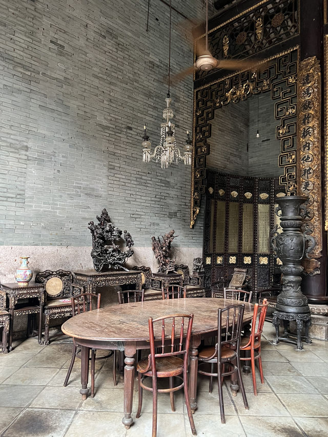 Day trip to Pinang Peranakan Mansion ,Penang famous historical building! 