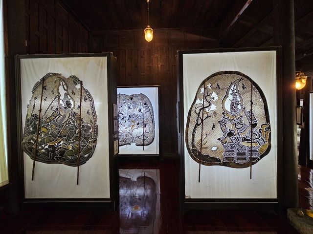 พิพิธภัณฑ์หนังใหญ่วัดขนอน เที่ยวชมตำนานหนังใหญ่