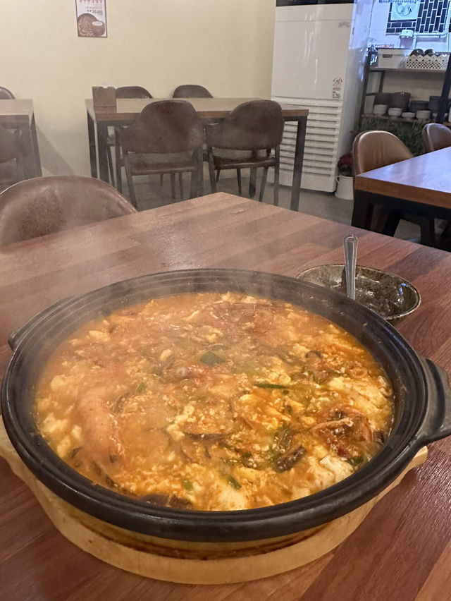 韓国🇰🇷釜山グルメ　釜山タワー近く、高評価の韓国料理店🍽️