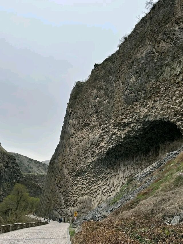 Symphony of Stones: Armenia’s Natural Masterpiece of Sound and Stone