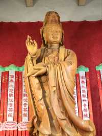 ชมความงดงามพระหยกที่วัดจิ้งอัน