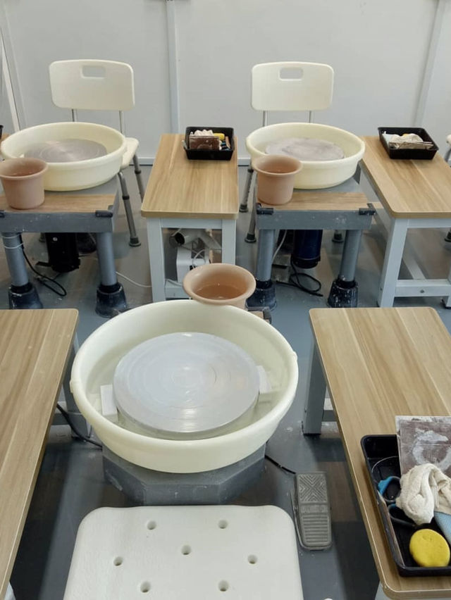 Activity in Singapore: Pottery Class at Urth & Phire 