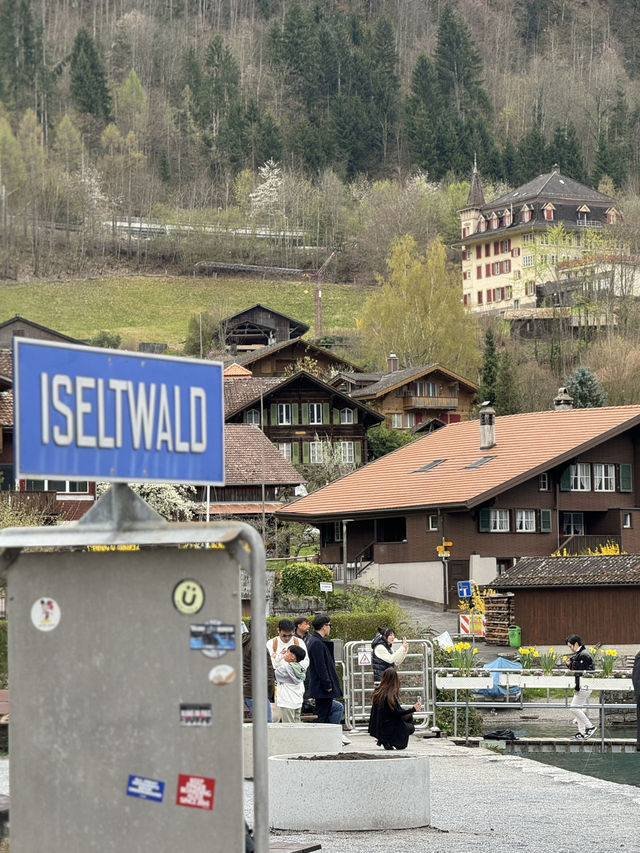 Iseltwald - A fairytale by the lake 🇨🇭⛴️