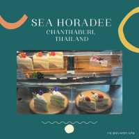 Sea Horadee คาเฟ่ที่พนักงานใจบริการเกิน100