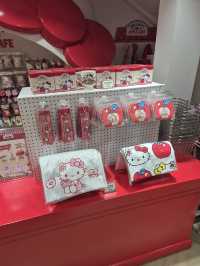 키티 덕후주목! 명동 3층 대형 카페🎀🍎