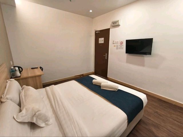 "1 Orange Hotel Sepang:The Budget Pit Stop Near KLIA"