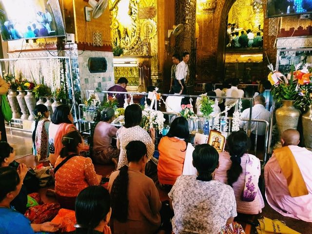 Mahamuni Temple: The Sacred Heart of Mandalay