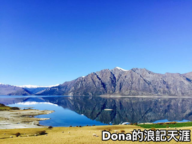 📍紐西蘭南島。瓦納卡湖｜湖畔的藍與白