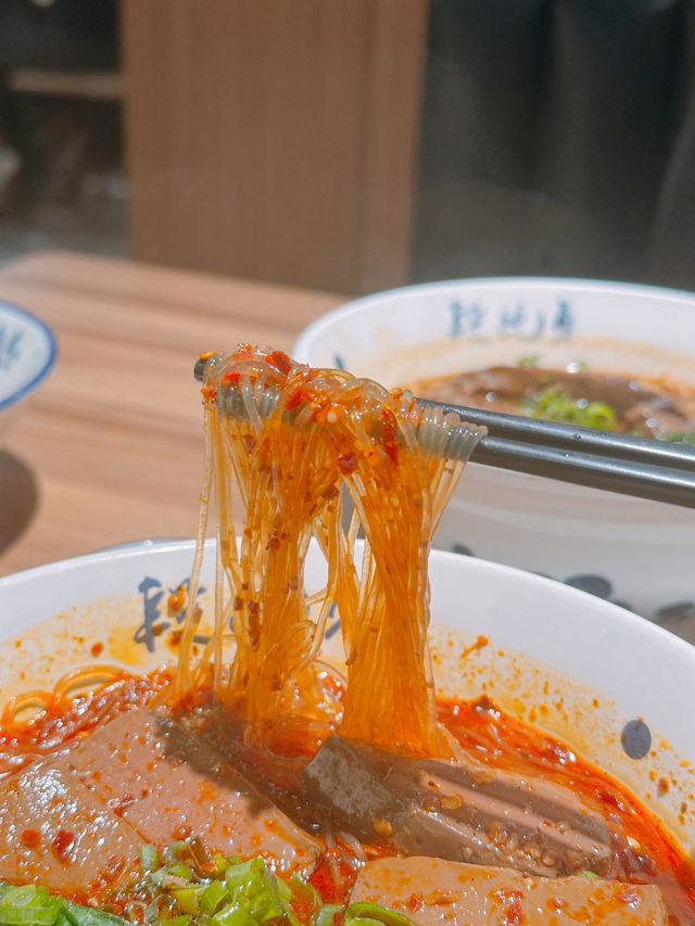 台灣過江龍麵店