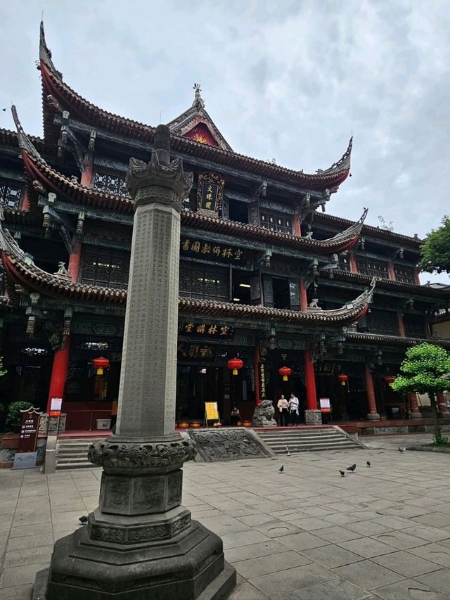 Spring Strolling Through Wenshu Monastery