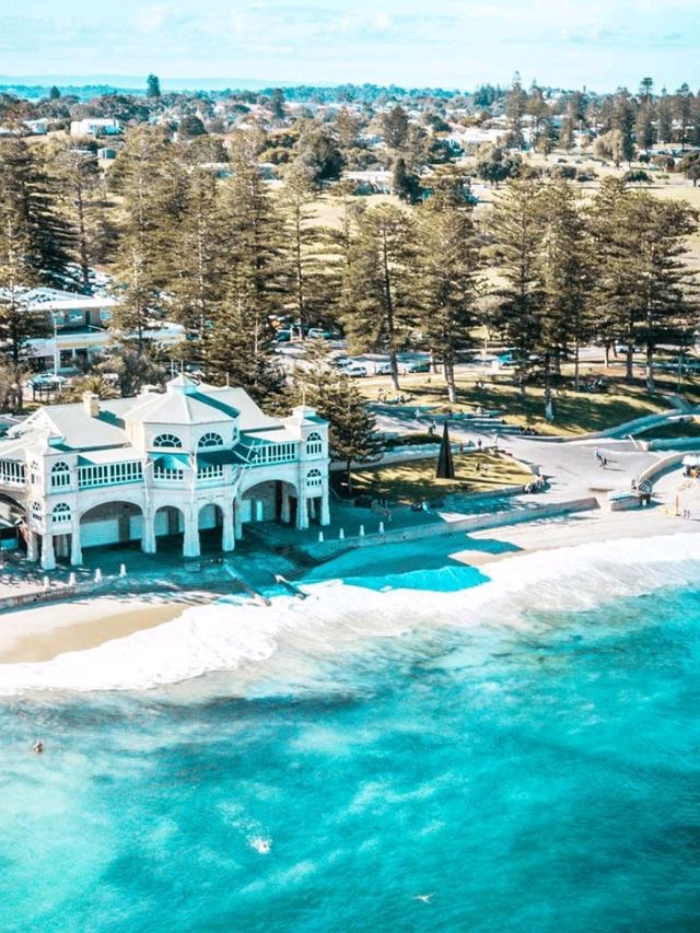 🍹 Sunsets & Sophistication: Cottesloe Beach Hotel Vibes 🌅🏨