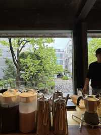 A Visit to Anthracite Cafe: Seoul’s Coffee Haven 🇰🇷☕️