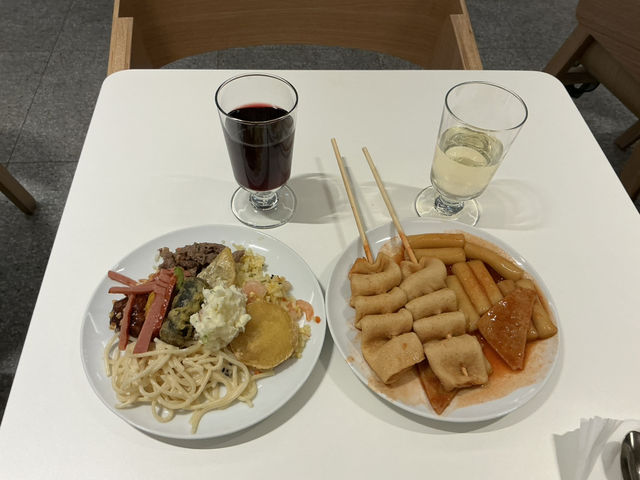 首爾塔風景愛情鎖和美食