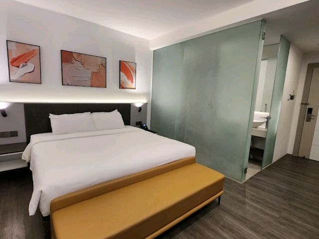 “Rume Hotel Kuching – A Cozy Urban Retreat with Culinary Delights”