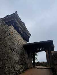 松山｜3個家族4種家徽 多次火災重建的機關巧妙的松山城 