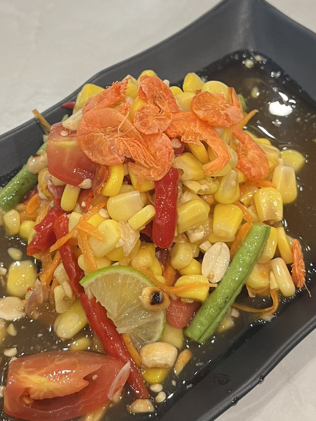 Exploring the foods in Terminal 21, Rama 3