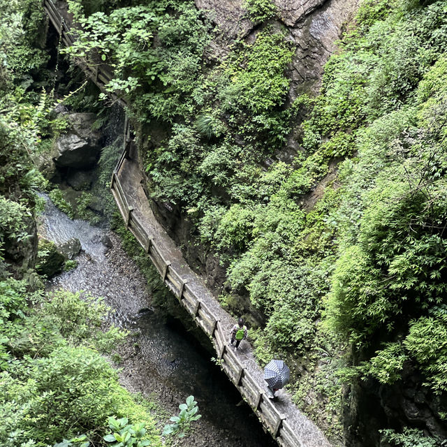 รีวิวสถานที่: 龙水峡地缝 (Longshuixia Gorge)