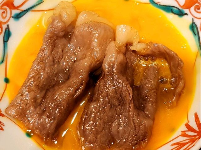 📍 신주쿠 ‘이마한(Imahan)’ 스키야키 – 고급 와규로 채우는 진한 감동 한 그릇