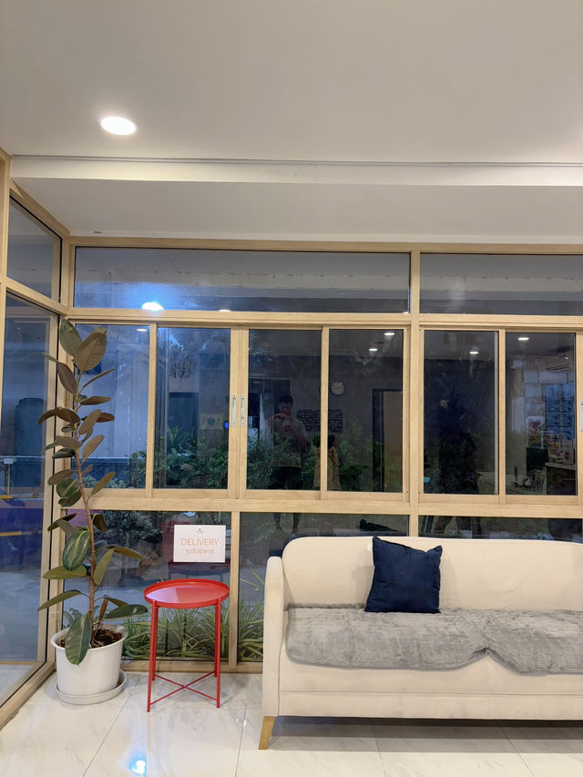 โรงแรมหลักร้อย + Netflix ที่ขอนแก่น