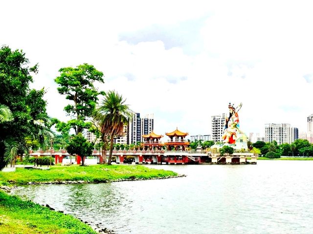 เดิน🚶‍♀️ชมรอบ Lianchihtan🪷