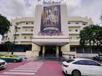 Royal Rattanakosin Hotel