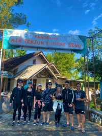 Tumpak Sewu: A Thousand Falls, One Unforgettable View 🌊⛰️