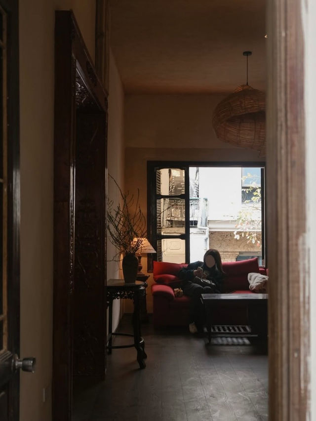 Hanoi Neighbors