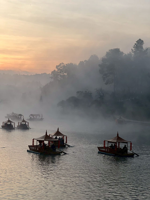 บ้านรักไทย หมู่บ้านที่สวยเหมือนในเทพนิยาย