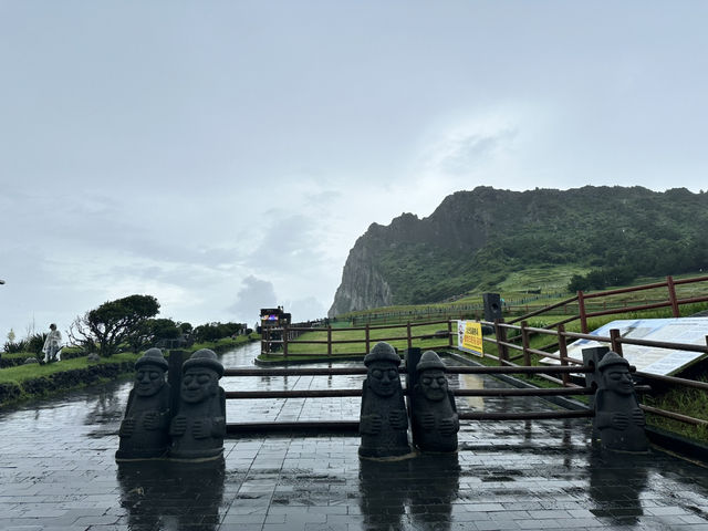 🌄「征服濟州曙光之巔！站上世界遺產的壯闊視角」 