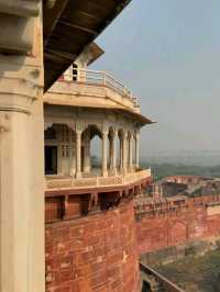 🏯 Agra Fort – The Royal Fortress of Power & Glory 