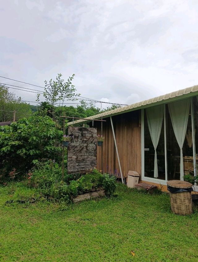 22 AQUARIUS GLAMPING CAFE'
