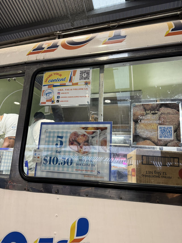 🍩 墨爾本30年傳奇餐車，$1.8爆漿果醬的快樂密碼🍩
