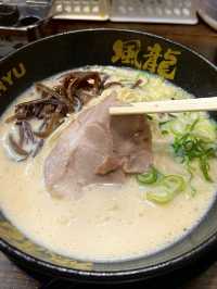 ราเมงซุปกระดูกหมู Hakata Furyu รอบเดียวไม่พอ