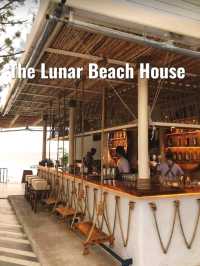 The Lunar Beach House พัทยา คาเฟ่บนเขาพระตำหนัก