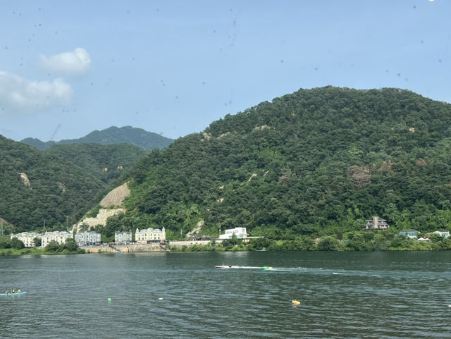 북한강변으로 여름여행 떠나요.